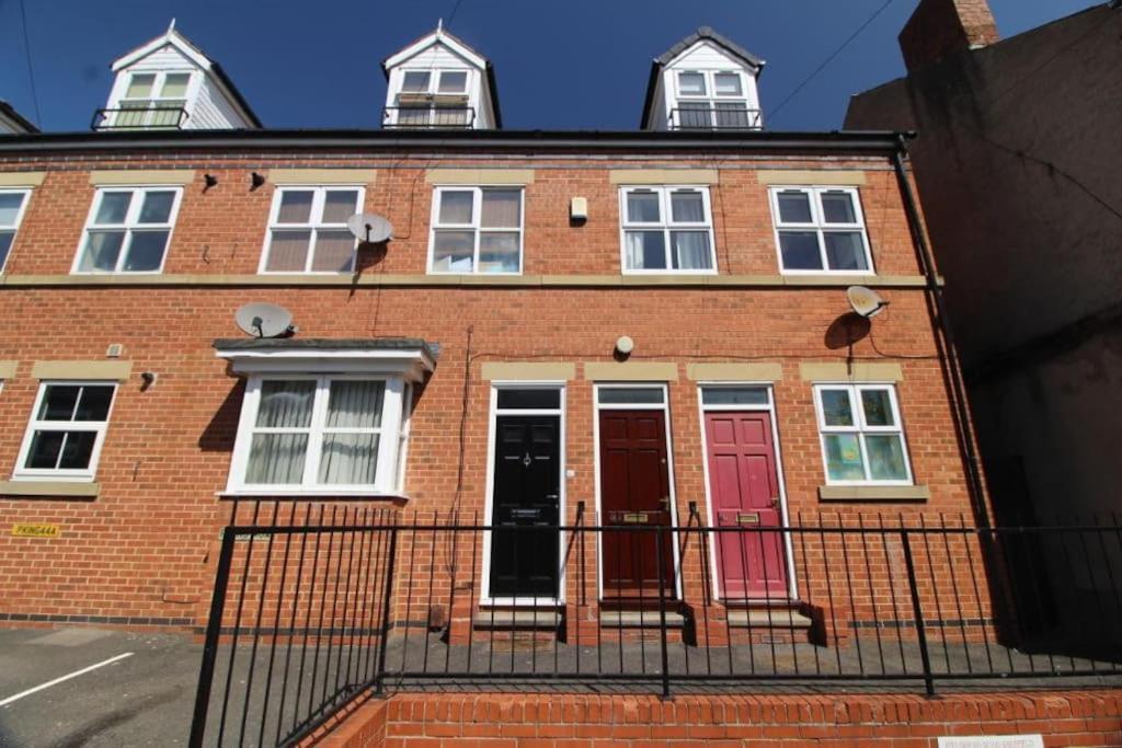 Apartment 2-bedroom With Free Parking Near Abbeydale Road Sheffield